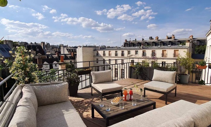 Quartier de la Monnaie Apartment | A 170² masterpiece of Historical Grandeur with Private Rooftop -Odéon St Germain
