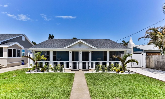 Boardwalk House | A 2/1 NSB beachside pool home, steps to Flagler Ave - pets welcome!