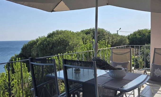 Selimpasa House | A 4 bedroom house with magnificent sea view in Silivri, İstanbul.