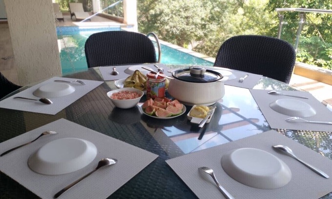 Lonavala Villa | A 4 BHK VILLA WITH A PRIVATE INFINITY POOL SURROUDED BY SERENE HILLS