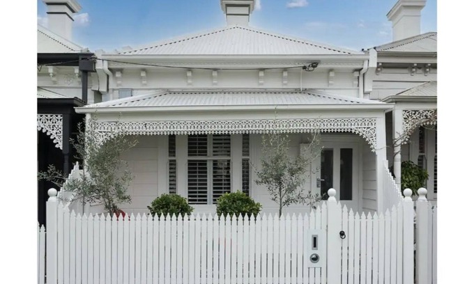 Albert Park House | A+ Albert Park. Brilliant Bayside Home. Sleeps 4.