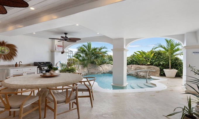Old Trees Bay Apartment | A Beautiful 3 Bedroom Beach Apartment With Direct Access on to Paynes Bay Beach
