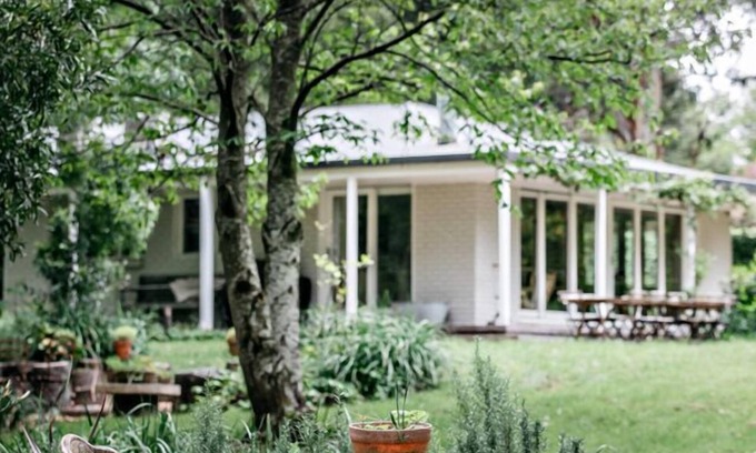 Trentham House | A beautiful large house and garden in the heart of Trentham