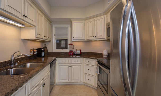 Palmetto Dunes Villa | A Beautiful 2 Bed/2 Bath Shelter Cove Villa Overlooking Lagoon