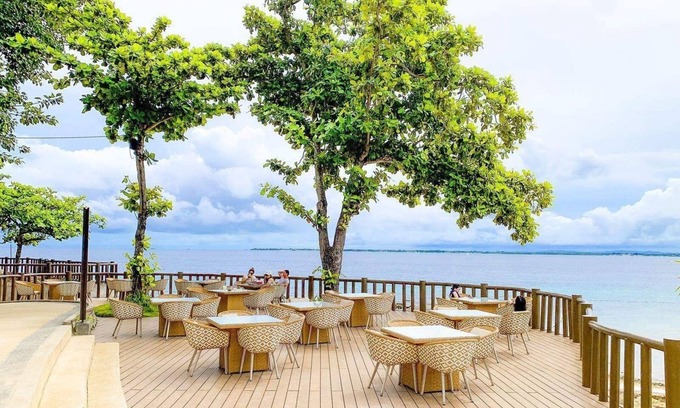 Lapu-Lapu Condo | A Beautiful, Well-decorated Place by the Beach