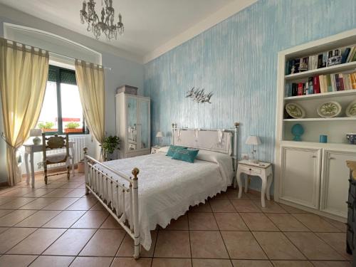Historical Downtown Salerno Apartment | A casa di Stella