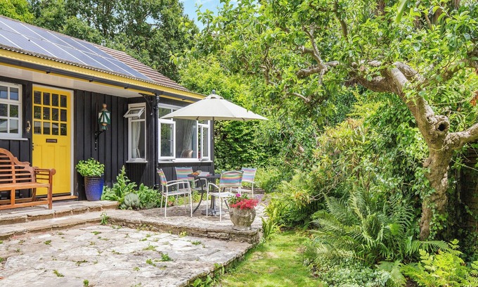 Portesham Cottage | A charming bungalow with an LSWR train attached.
