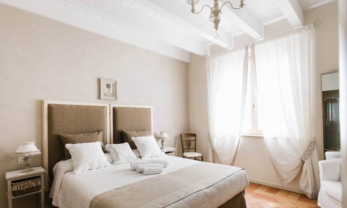 Lonato del Garda Bed & Breakfast | A charming House with spa near Gardalake, Desenzano, Gardaland, Caneva Park
