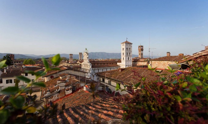 Lucca Historical Center Apartment | A charming two bedrooms apartment with grand terrace inside the walls of Lucca