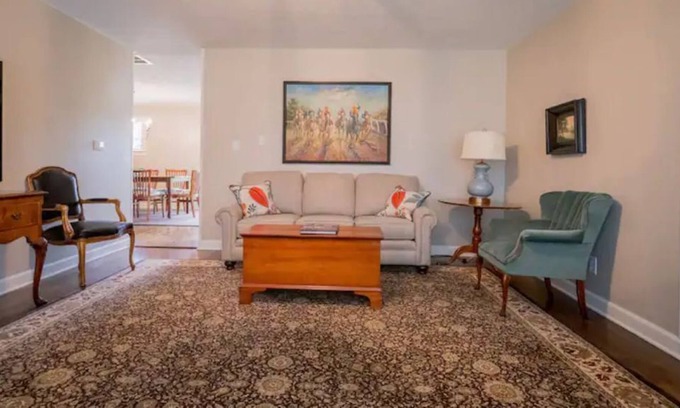 Paris House | A cheerful, 4 bed - ample room to gather and play!