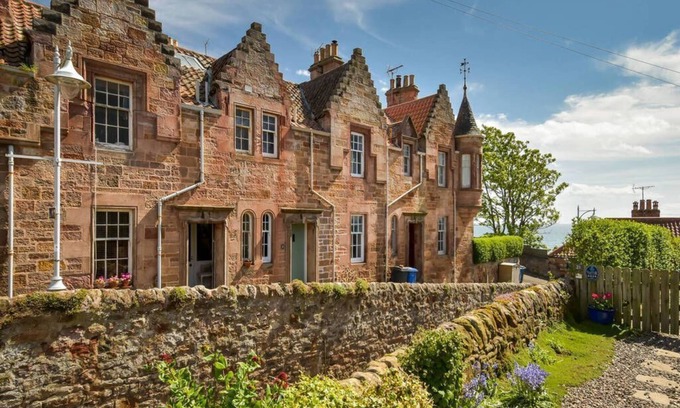 Crail Cottage | A coastal retreat just 100m from Crail Harbour