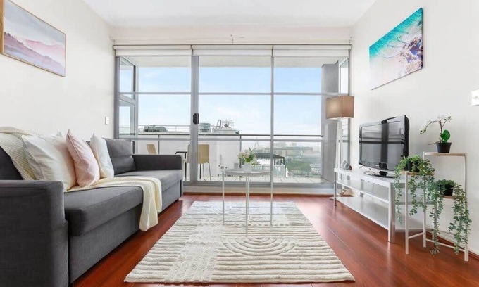 Sydney Central Business District Apartment | A Comfy & Spacious 2BR Apt Harbour View