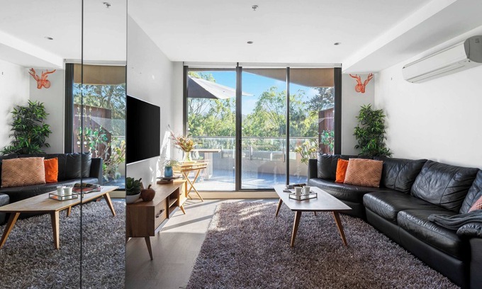 Abbotsford Apartment | A Cozy 2BR Apt with a Large Balcony, FREE Parking