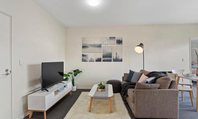 Kensington Apartment | A Cozy & Comfy 2BR Apt Near Flemington Races