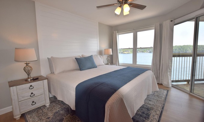 Osage Beach Condo | A COZY GETAWAY!Spectacular Main Channel Wtrfrt Condo Walkin Level 2BR-Unit 10210