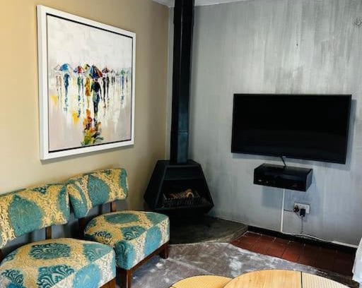 Gaborone Apartment | A Cozy Secure 2-Bed Apartment with a lovely garden