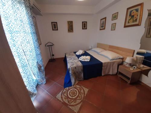 Mazzeo House | A DUE PASSI....