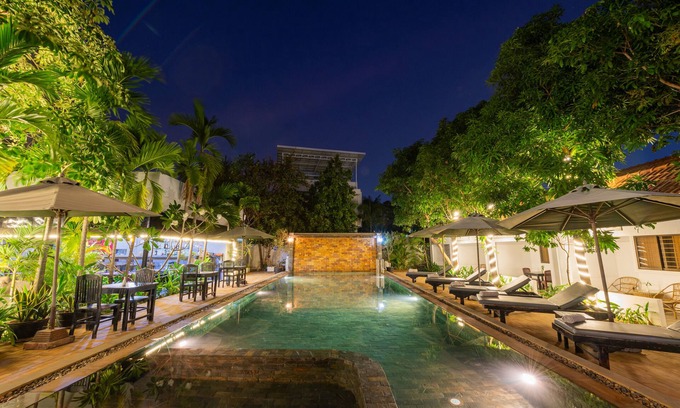 Siem Reap House | A family room with a private room suitable for a family of 5 members