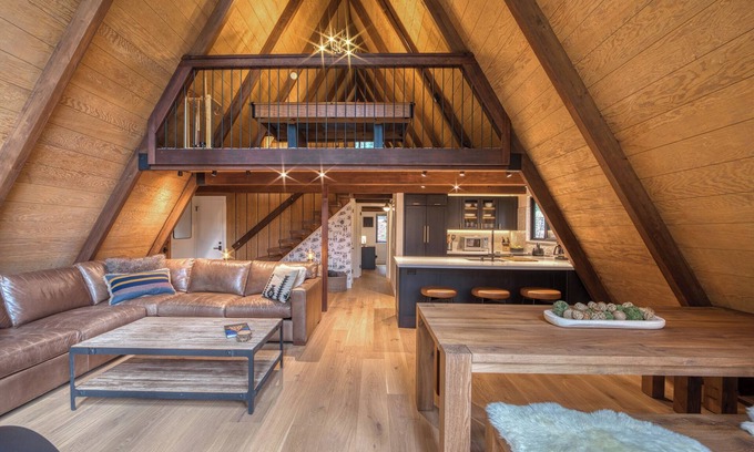 Truckee House | A-Frame of Mind by Tahoe Getaways - Pet-Friendly 2 BR 1 BA with Pool Table