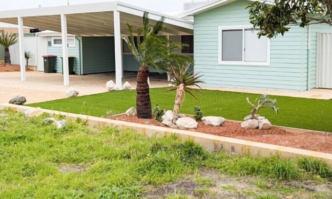 Lancelin House | A Golden Barrel - A spacious Lancelin holiday home.