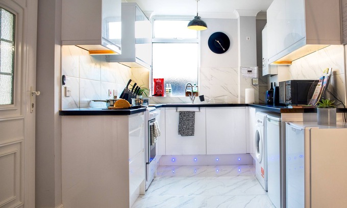 Sittingbourne House | A graceful journey home to Sittingbourne