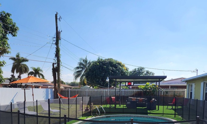 Carol City House | A Happy place from home