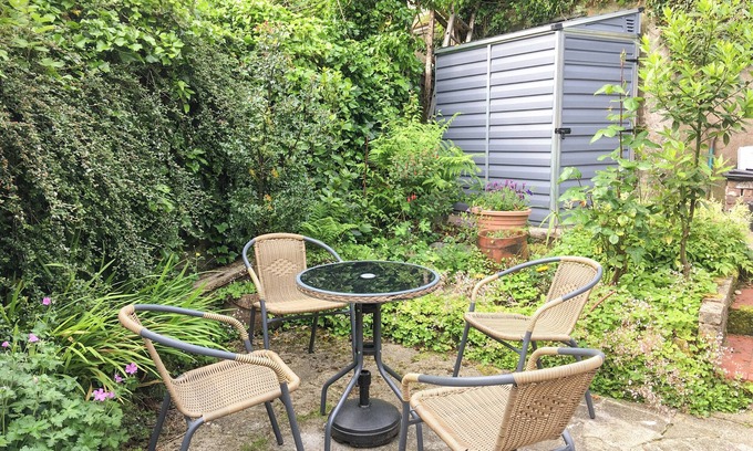 Porthmadog Cottage | A hidden gem tucked away in the heritage area of town.