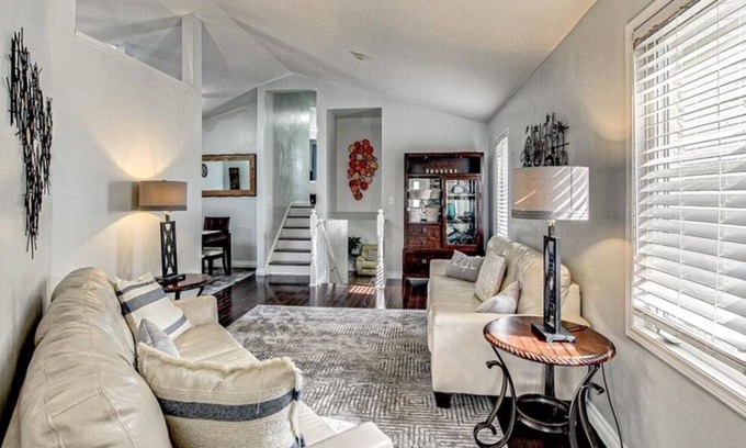 London House | A home away of your home.