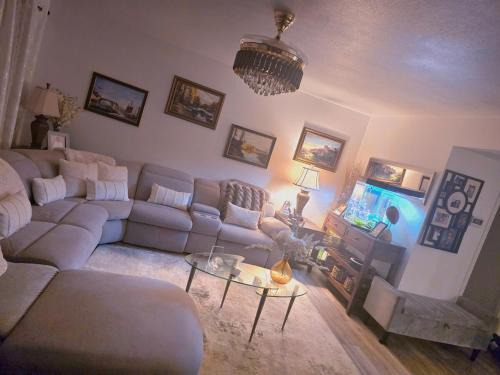 Abbott Loop Apartment | A home filled with peace & joy