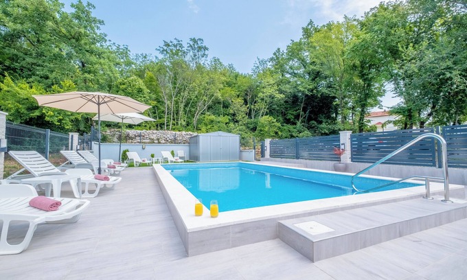 Grizane Villa | A house with a salt pool in the middle of nature not far from the sea.