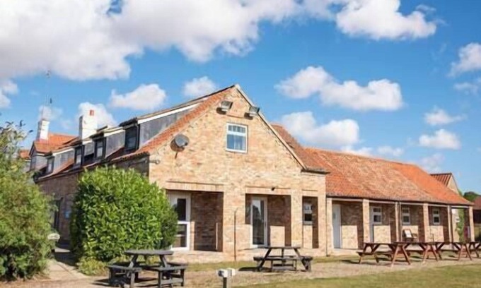 Burton Agnes House | A Huge Holiday Home. When SIZE is important.