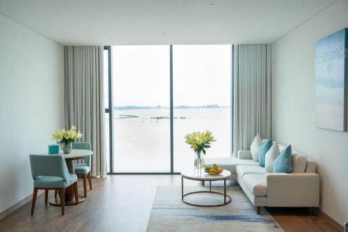 Hon Gai Apartment | À La Carte Ha Long sea view high floor