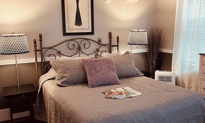Kennebunk Apartment | A little bit of Paris in Kennebunk with Hot Tub!