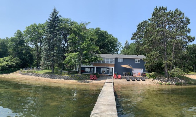 Merrifield Cabin | A Little Maui in Minnesota . . . Horseshoe Lake (Brainerd Lakes Area, Crosslake)