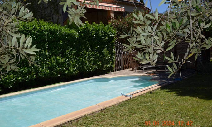 Cavaillon Bed & Breakfast | A Louer Chambre en RDC Dans une Villa à Étage au Calme à 2 mn du Centre Ville