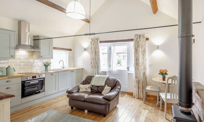Rampton Cottage | A lovely barn conversion in a quiet location, ideal for a relaxing break or as a touring base.