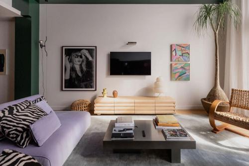 Melbourne Central Business District Apartment | A luxe stay in the Paris end of Melbourne