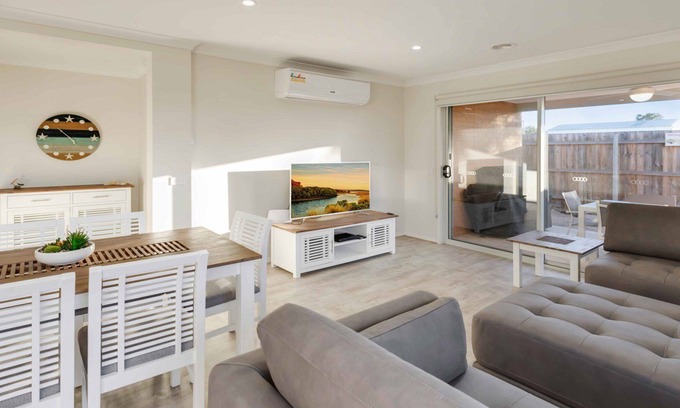 Paynesville House | A luxury holiday home metres from the water