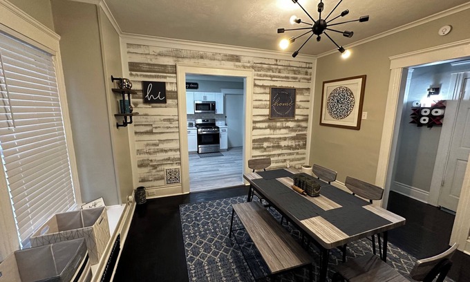 Westside Apartment | A modern, comfortable and conveniently located apartment.