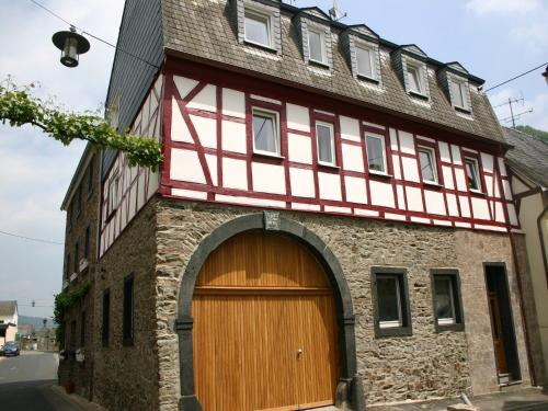 Moselkern Apartment | A modern holiday home by the River Mosel