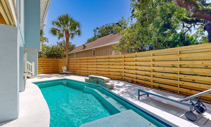 King City House | A Moment in Paradise | Luxe house in St. Simons Island with a pool & games