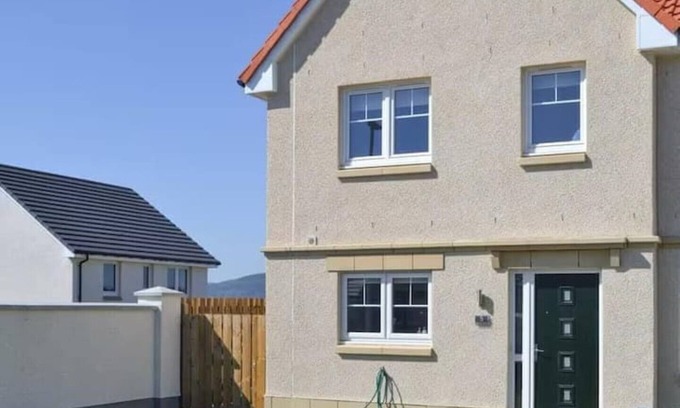 South Galson House | A new build close to all routes.