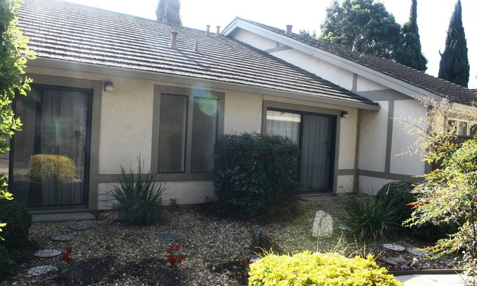 Ardenwood House | A personal oasis! A single story home in a resort with spacious rooms and yard !