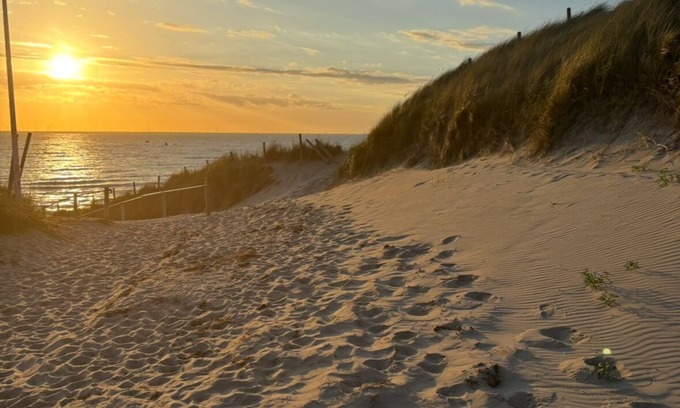 Egmond aan Zee Ski Chalet | A place on the dunes, where the sun always shines, 10 minutes from the beach!