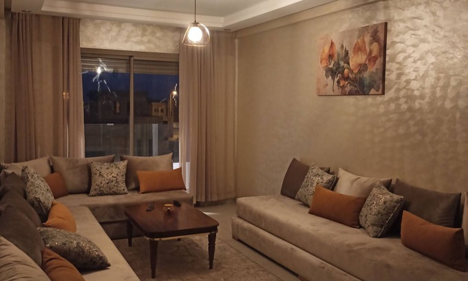 Medina Apartment | A quiet apartment 3 mins walk to the beach with high speed internet and netflix