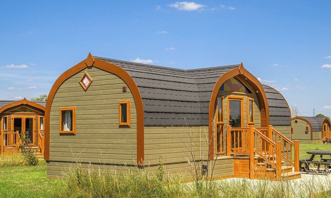 Rampton Ski Chalet | A quirky yet cosy cabin perfect for a family break.