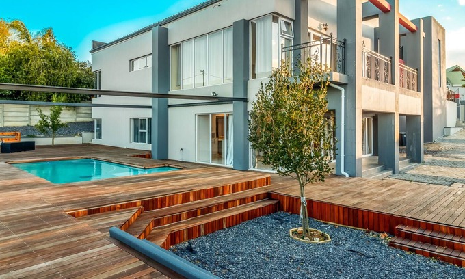 Eikenbosch House | A Rare Minimalist concept in a Quiet Location with Heavenly's view