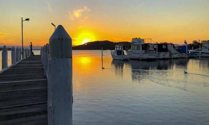 Swansea House | A Reflection on the Lake