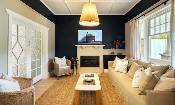Glenelg House | A retreat in Glenelg, minutes from the beach & just 20-mins by tram to the city!