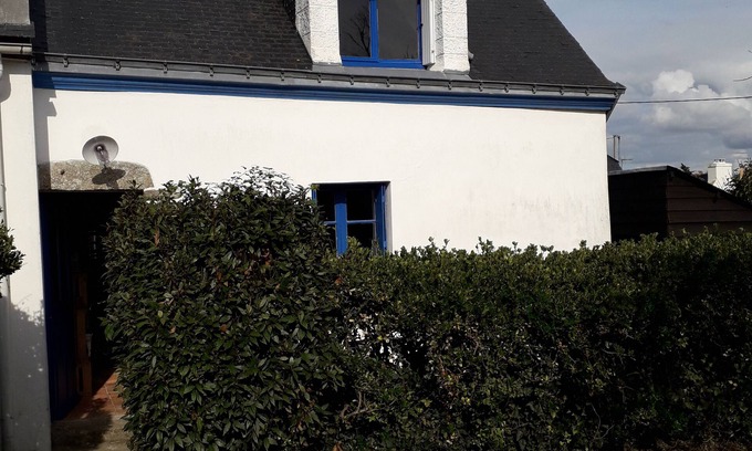 Groix House | A stone's throw from the sea